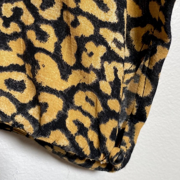 Zara Trafaluc Collection Leopard Print Blouse. Button down the back. Size M - Picture 3 of 5